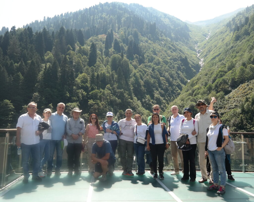 “Geçmişten Geleceğe Parlar”